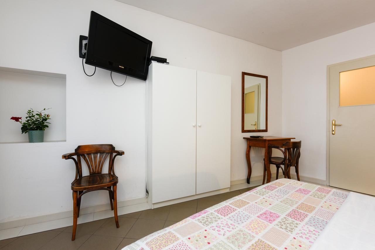 Accomodation Gina Zadar Extérieur photo